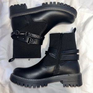 Women’s moto boots